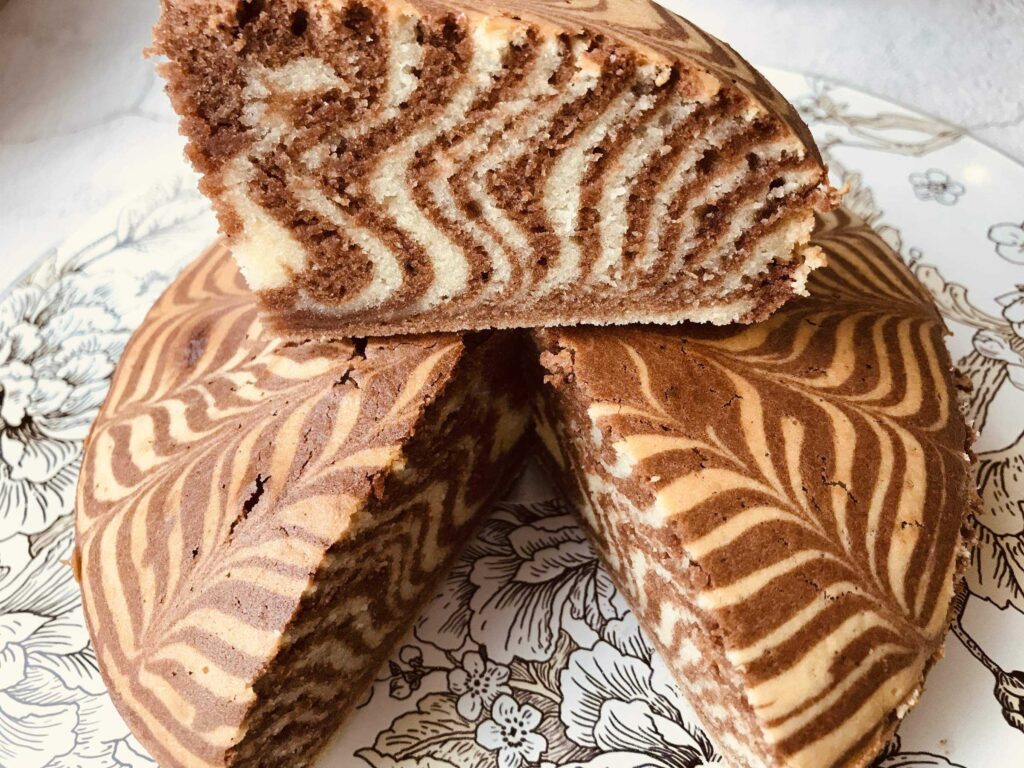 Пирог «Зебра»: рецепт нарядного угощения на праздничном столе