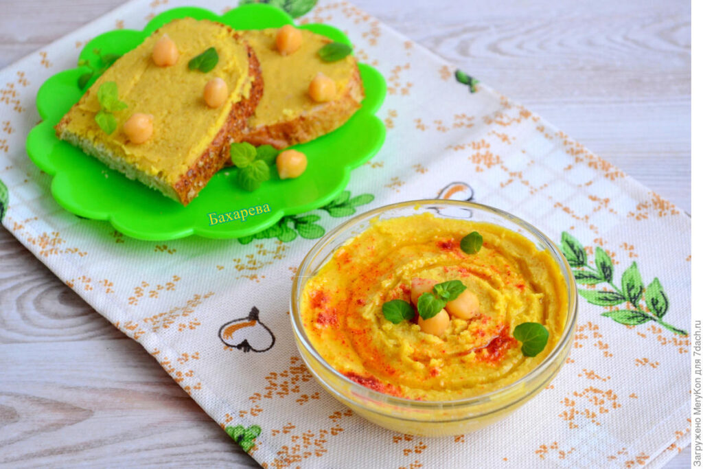 Хумус — пюре из нута (турецкого гороха)