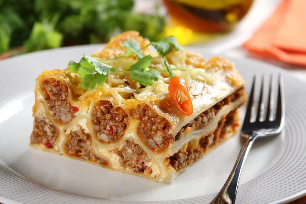 Паста с фаршем и соусом бешамель: как приготовить вкусное блюдо