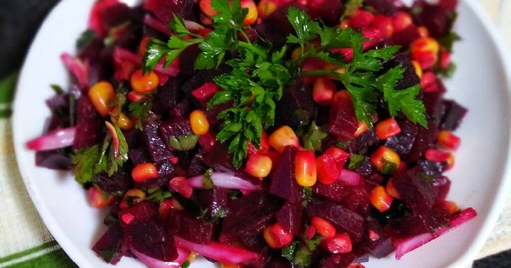 Новый салат со свеклой на каждый день. Проще, чем винегрет. А вкусно так, что делаю 3 раза в неделю