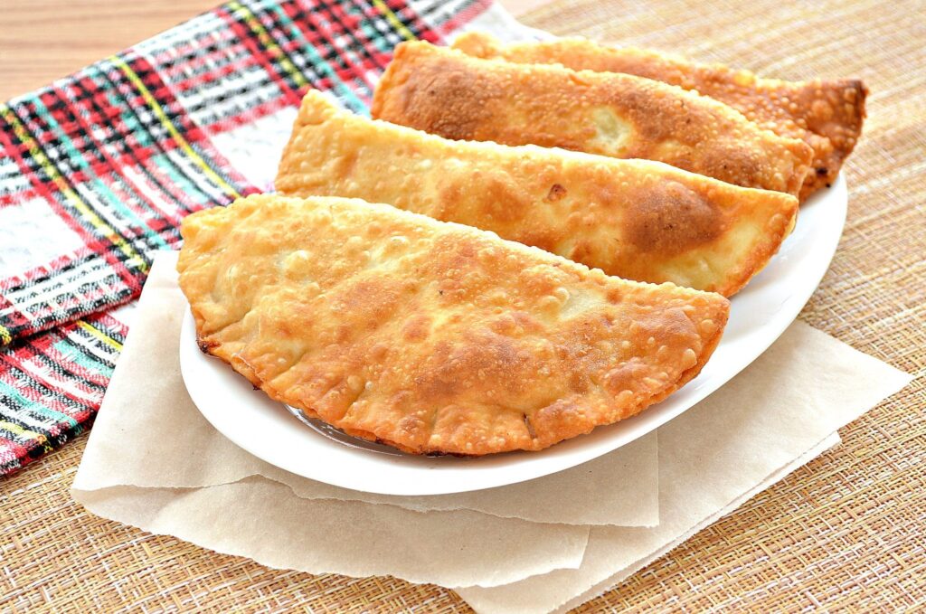 Домашние чебуреки с мясом, рецепт фарша и теста для чебуреков