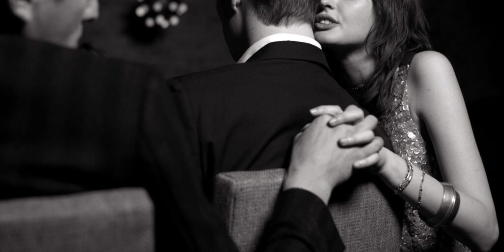 Женская измена: Психология и Причины