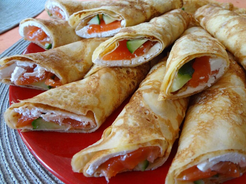 Вкусные блинчики с рыбой.