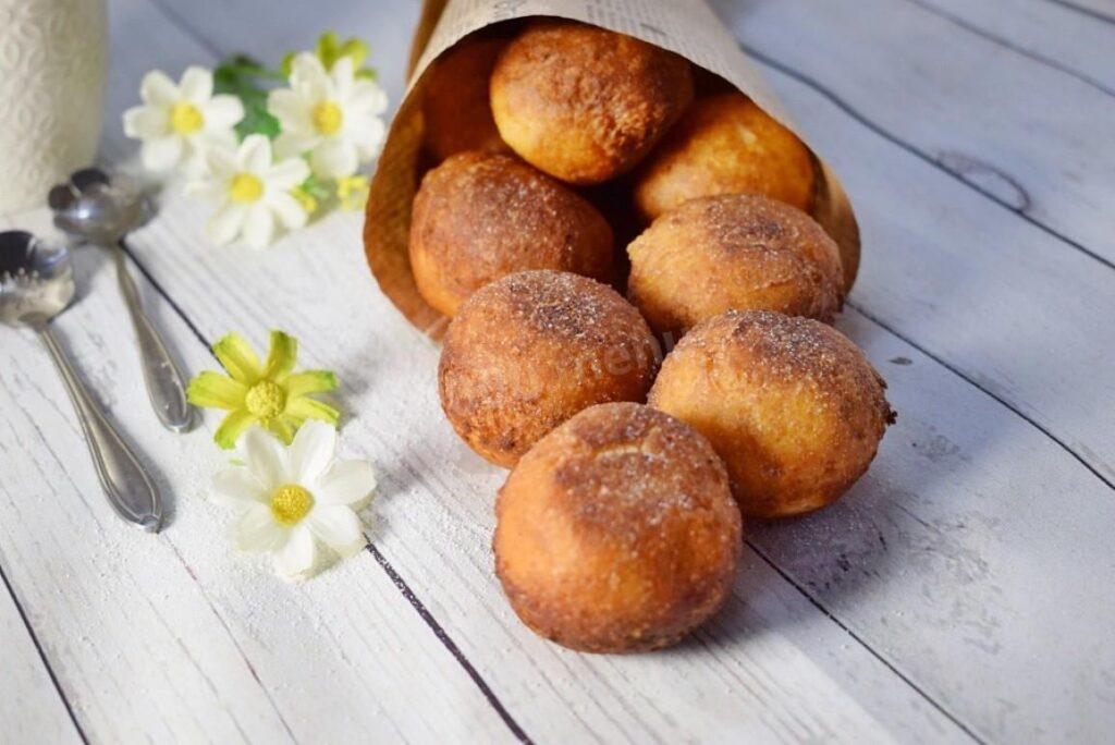 Пончики из рикотты с лимонной цедрой