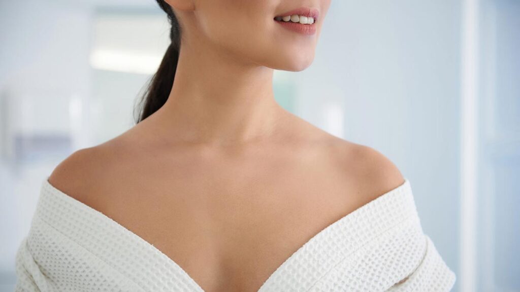 8 советов, как правильно ухаживать за шеей и зоной декольте