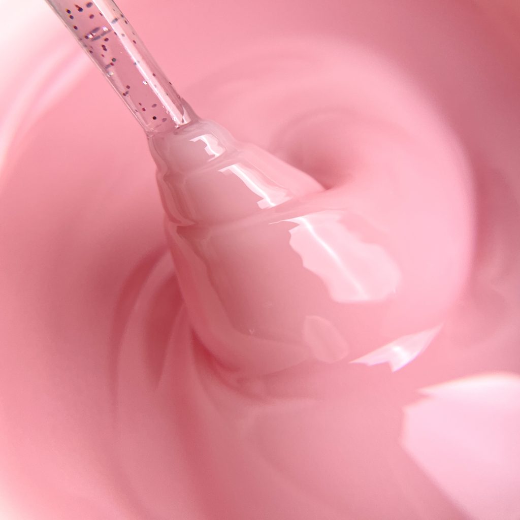 Как цветные лаки для ногтей могут сделать их более крепкими и здоровыми