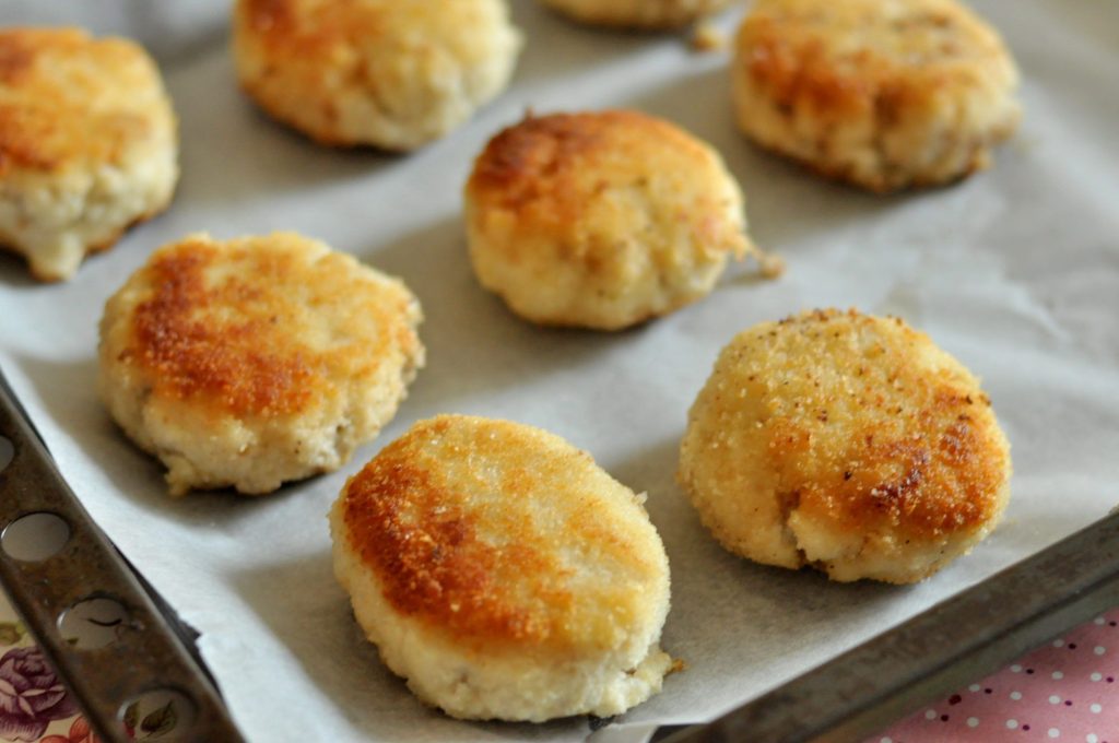 Рыбные котлеты из минтая в духовке