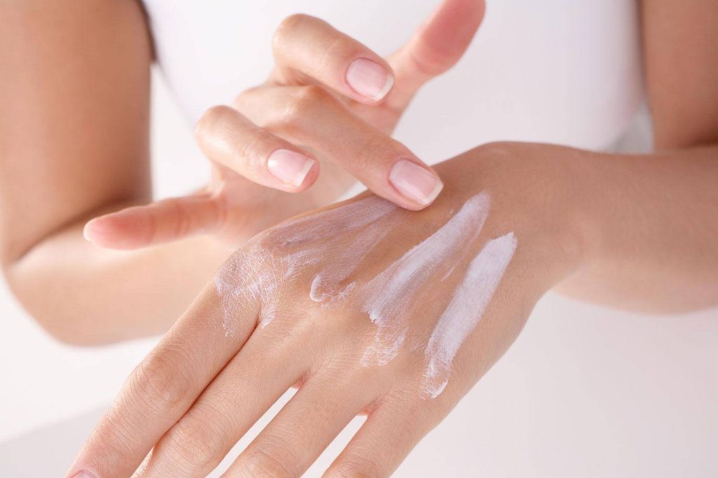 Читаем состав: какие ингредиенты должны быть в креме для рук