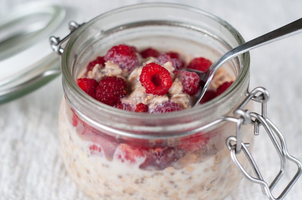 Ленивая овсянка в банке: идеальный завтрак на каждый день