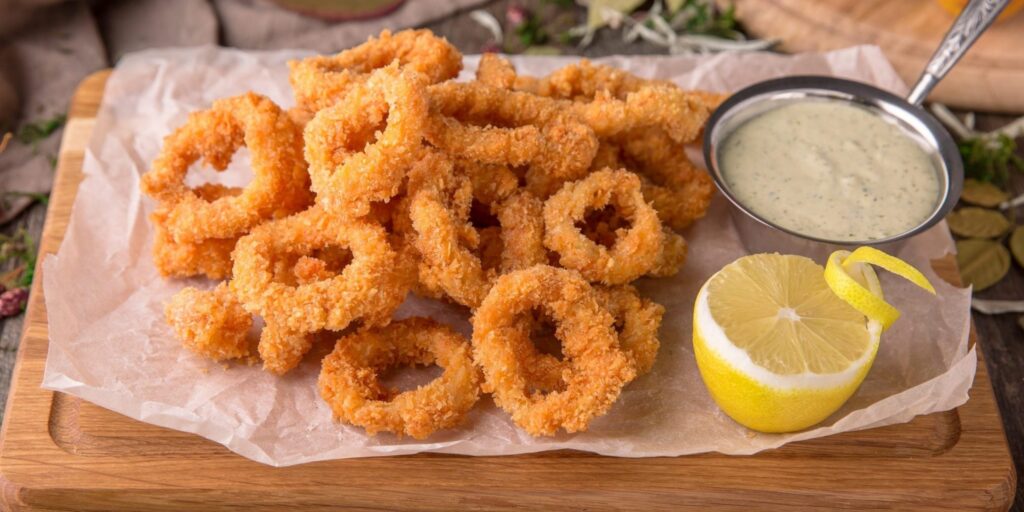 Кольца кальмара в хрустящей панировке — идеальная закуска за 20 минут
