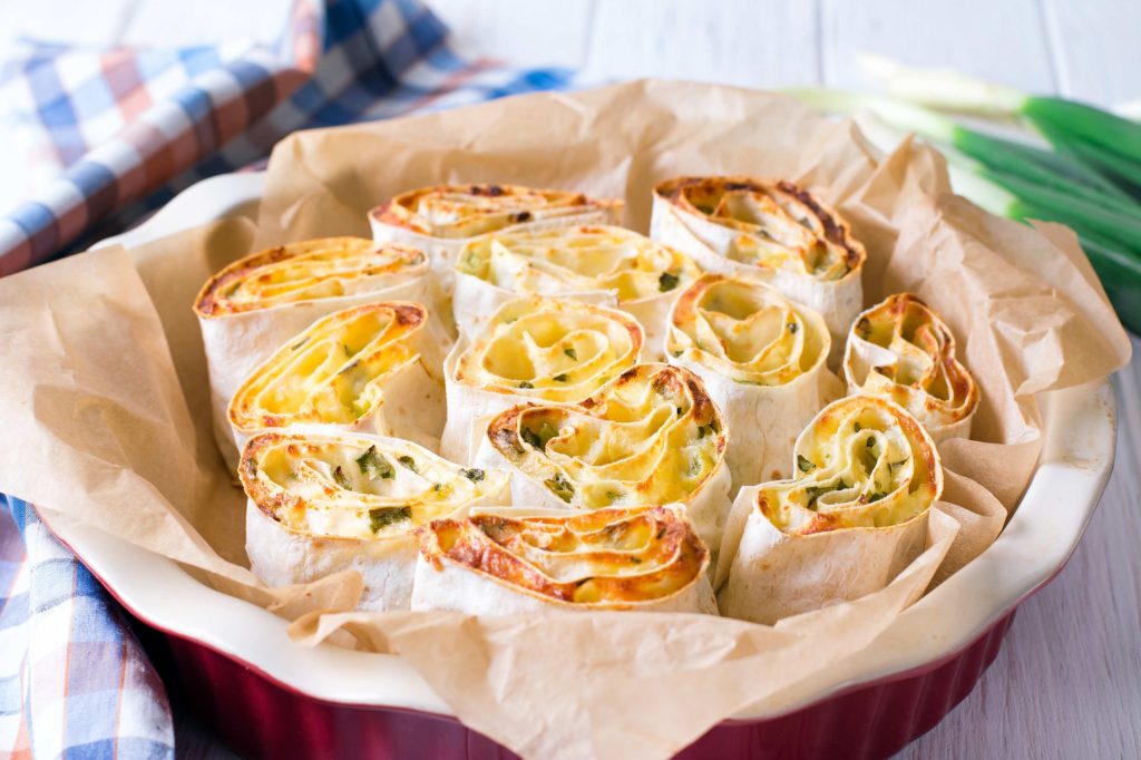 Лаваш с сыром и ветчиной в духовке