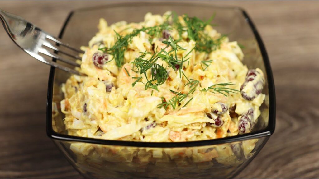 Недорогой салат на каждый день: вкусный, сытный и простой в приготовлении