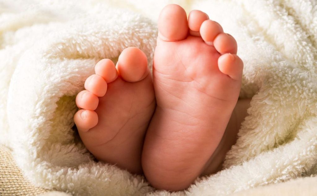 Крипторхизм, или неопущение яичка: что поможет — гормоны или операция?