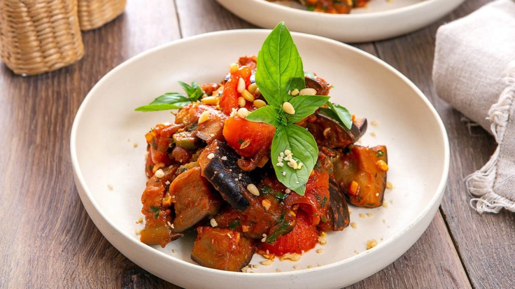 Капоната из баклажанов и оливок: сицилийская классика с ярким вкусом