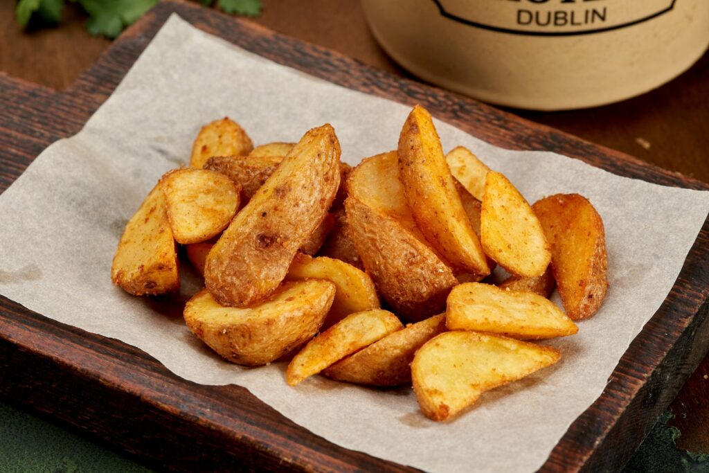 Как приготовить картошку по-деревенски: мой хрустящий рецепт!