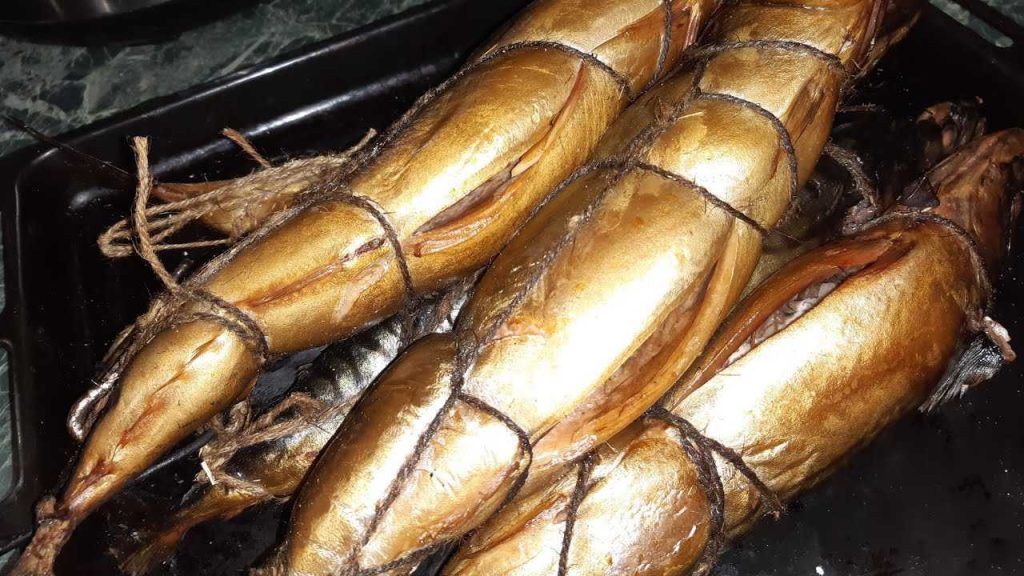 Скумбрия горячего копчения в домашних условиях