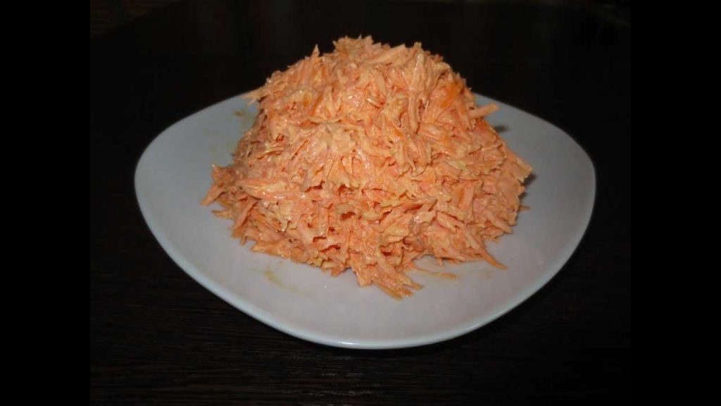 Салат «Морковь с майонезом и чесноком» – простая и ароматная закуска