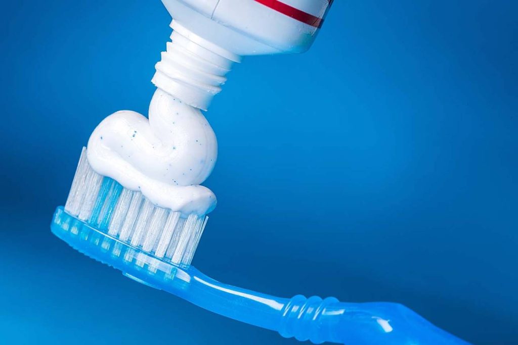 Состав зубной пасты: на какие компоненты стоит обратить внимание