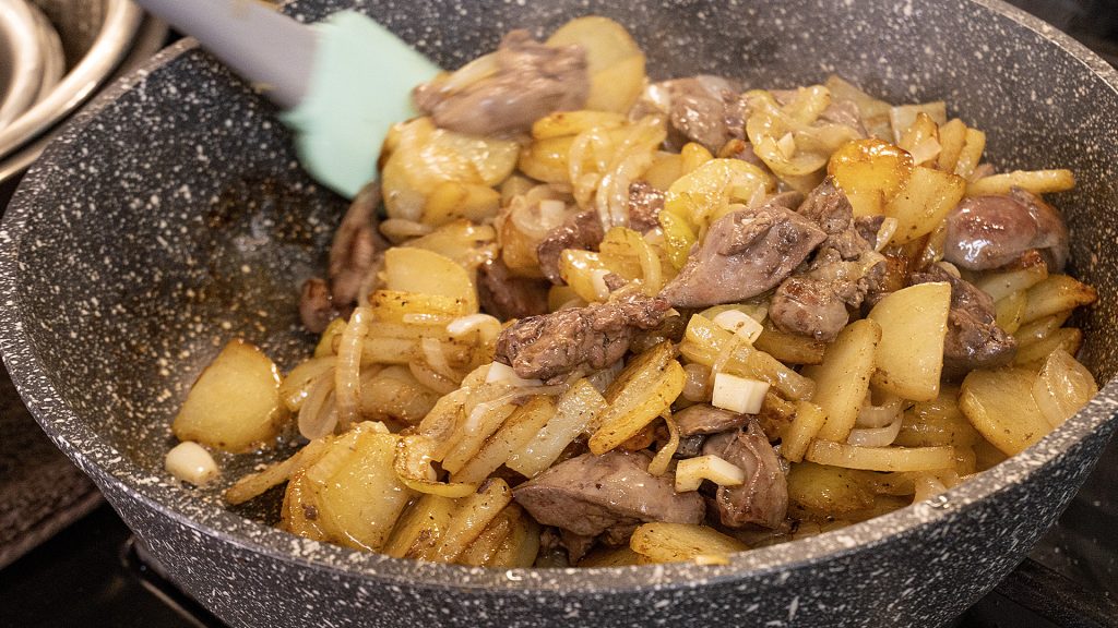 Жареная картошка с печенью