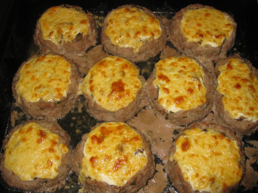 Фарш с сыром в духовке