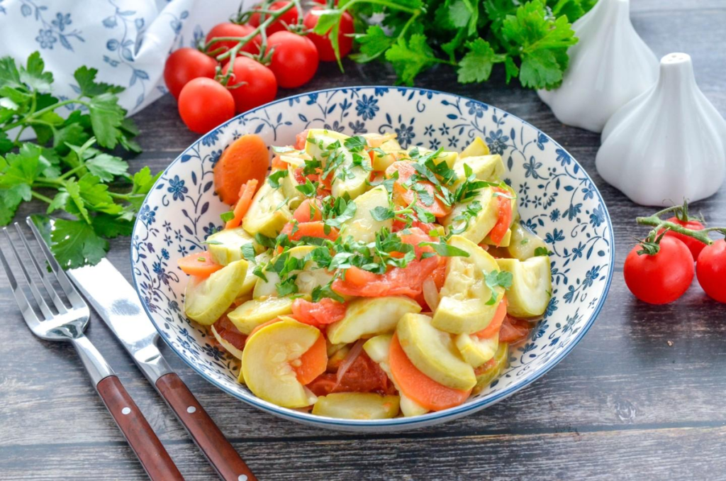 Кабачки, тушеные с овощами в мультиварке