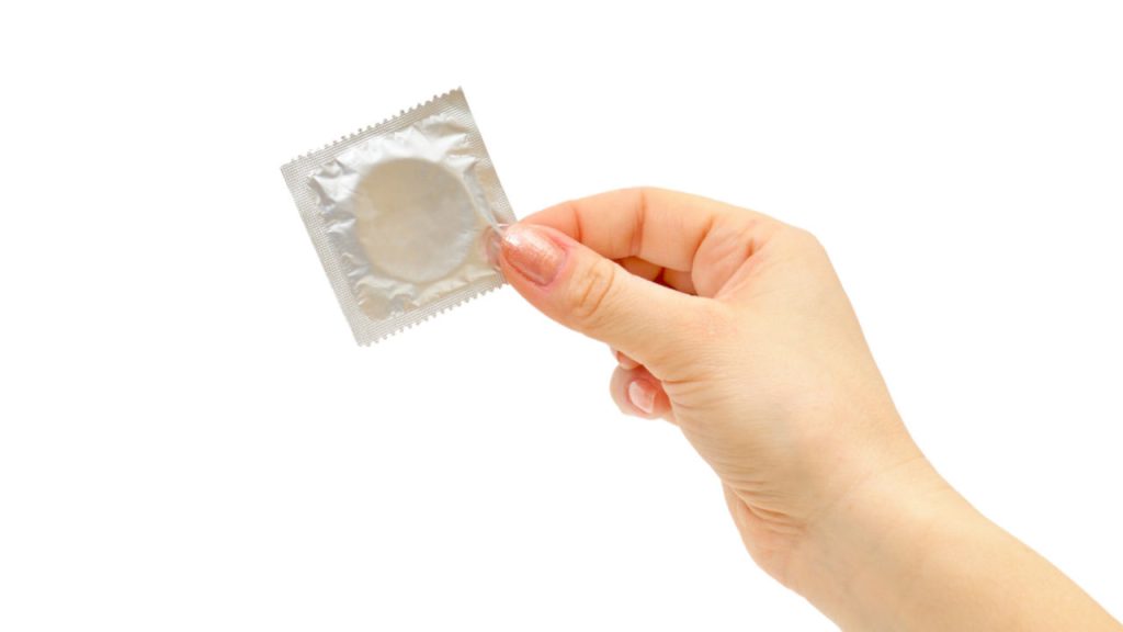 Как выбрать идеальный презерватив: гид по всем типам и формам