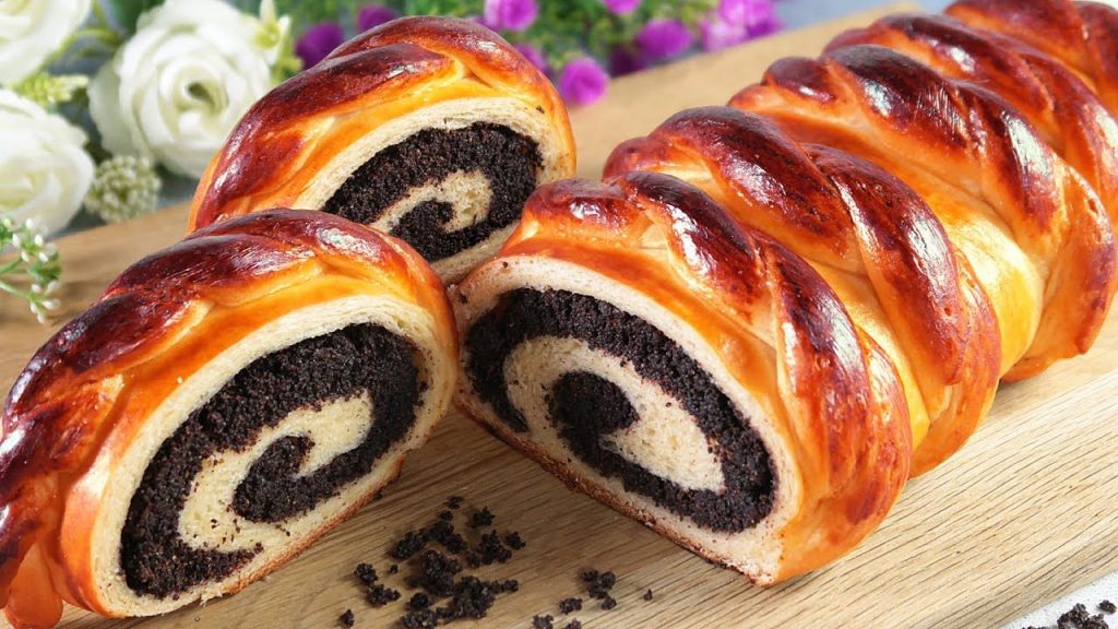 Рулетики с маком из дрожжевого теста
