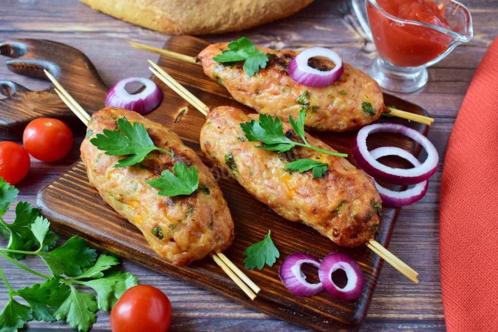 Люля-кебаб из курицы в духовке