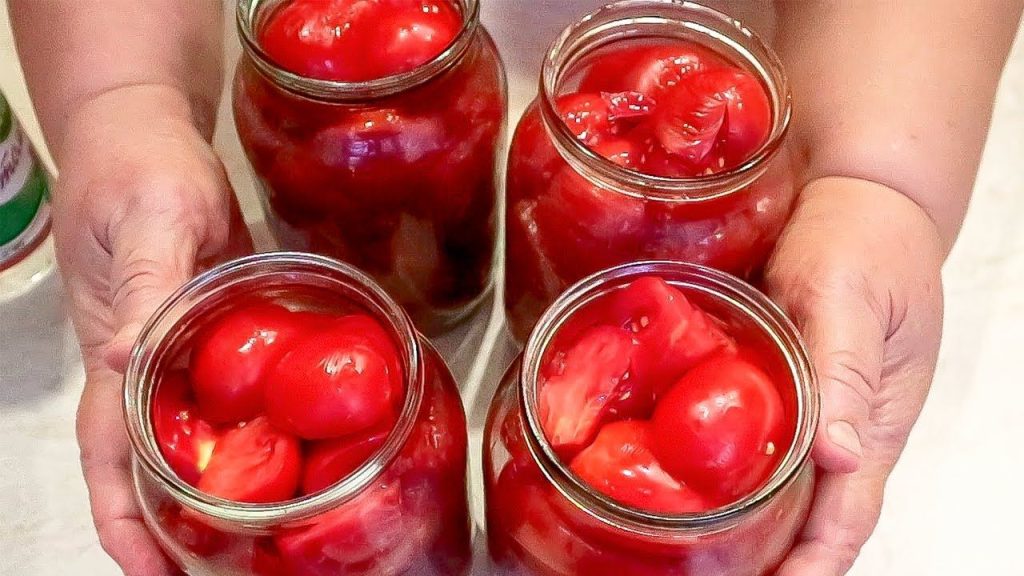 Помидоры заливаю горячей водой и так хранятся до весны, даже в шкафу, (кто пробовал теперь тоже так делает)