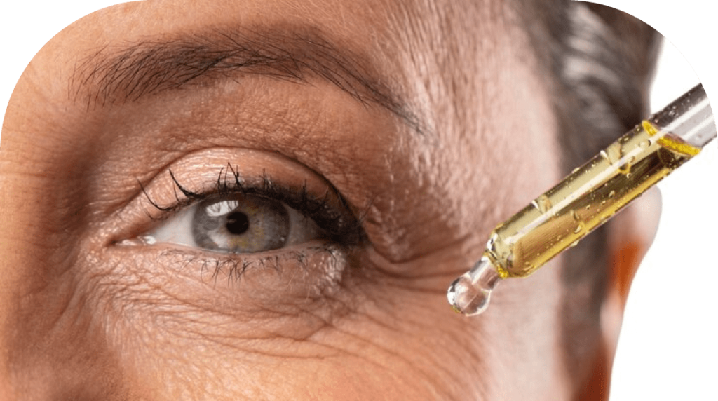 Кожа будет моложе: 9 главных принципов ухода за лицом после 50 лет