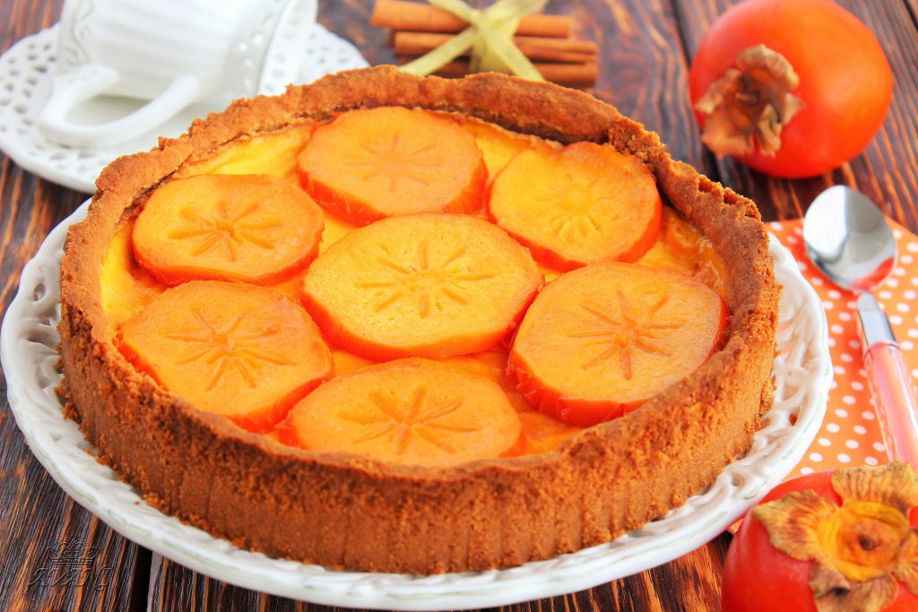 Тарт с хурмой и пряностями