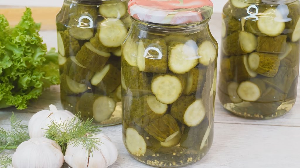 Не думала что есть такой легкий способ (нарезала-залила) Теперь готовлю большими порциями: Огурцы &#171;по-фински&#187;Мой ХИТ заготовок прошлого года