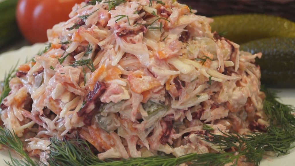 Салат &#171;Бюджетный&#187;. Ооочень Вкусно, Просто и Недорого!