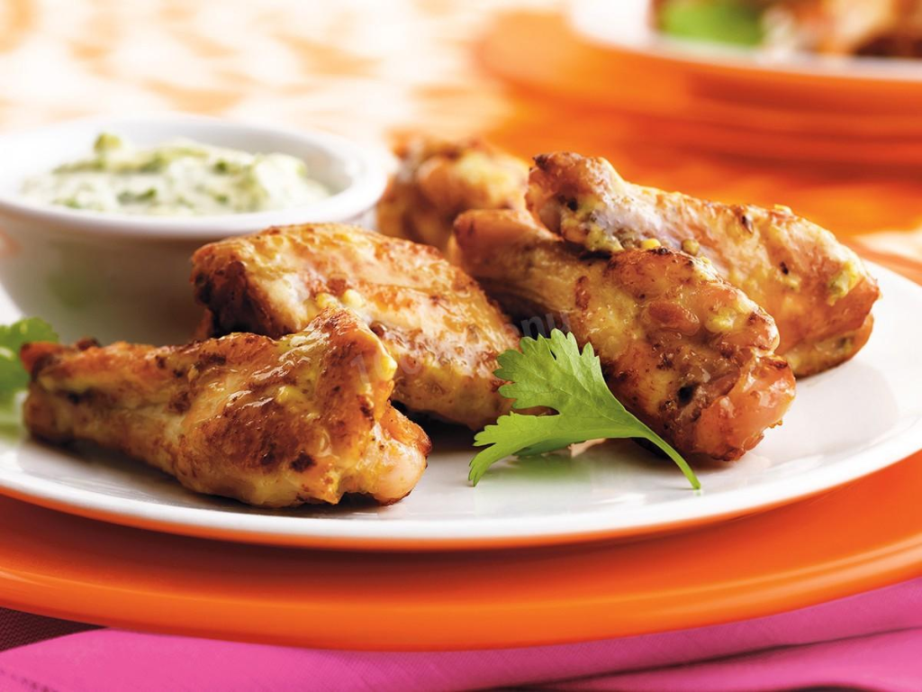 Запечённые куриные крылышки в майонезе