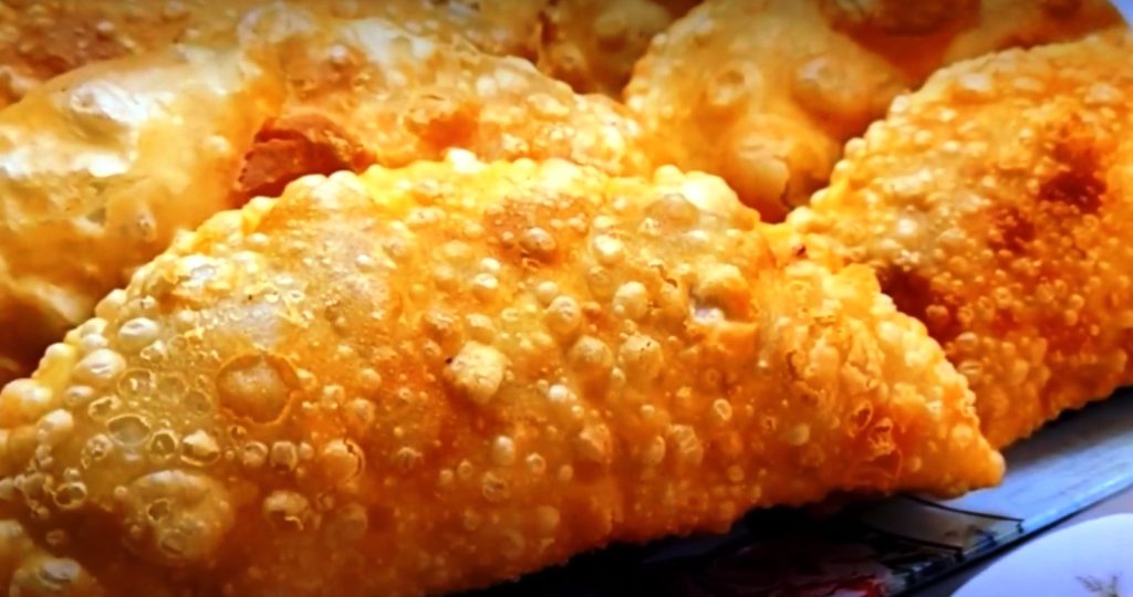 САМЫЕ пузырчатые ЧЕБУРЕКИ. Наконец то я нашла идеальный рецепт теста, а то&#8230; чего только не перепробовала.